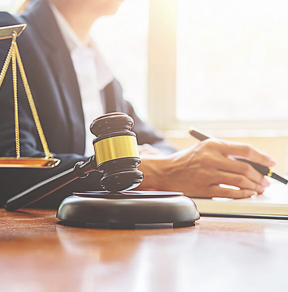 أفضل محامي في الإمارات ومكتب محاماة احترافي في دبي - مكتب أميرة صقر